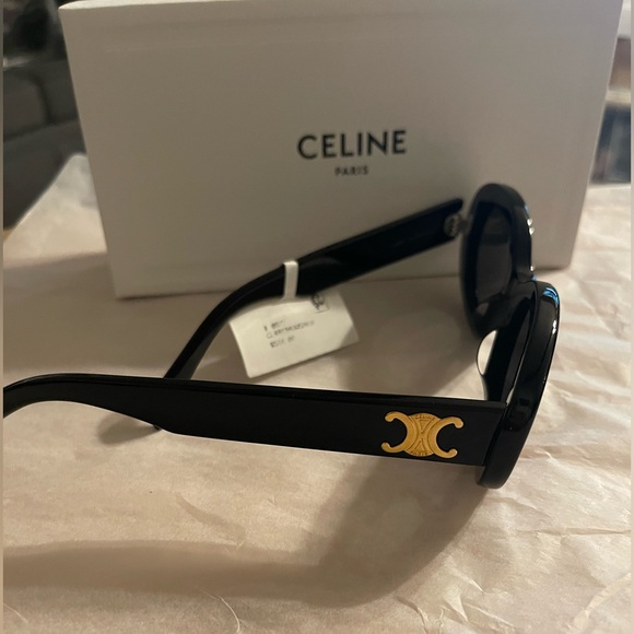 Triomphe 52mm Oval Sunglasses
CELINE - Picture 10 of 12